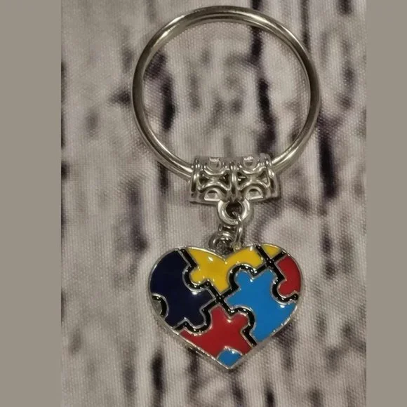 Autism Puzzle Heart Keychain New - Picture 3 of 3